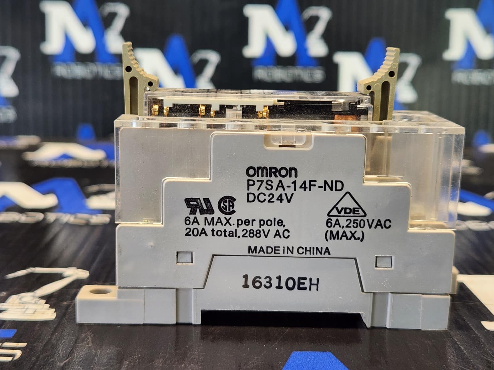 Omron G7SA-4A2B Relay w/P7SA-14F-ND Socket - Image 2
