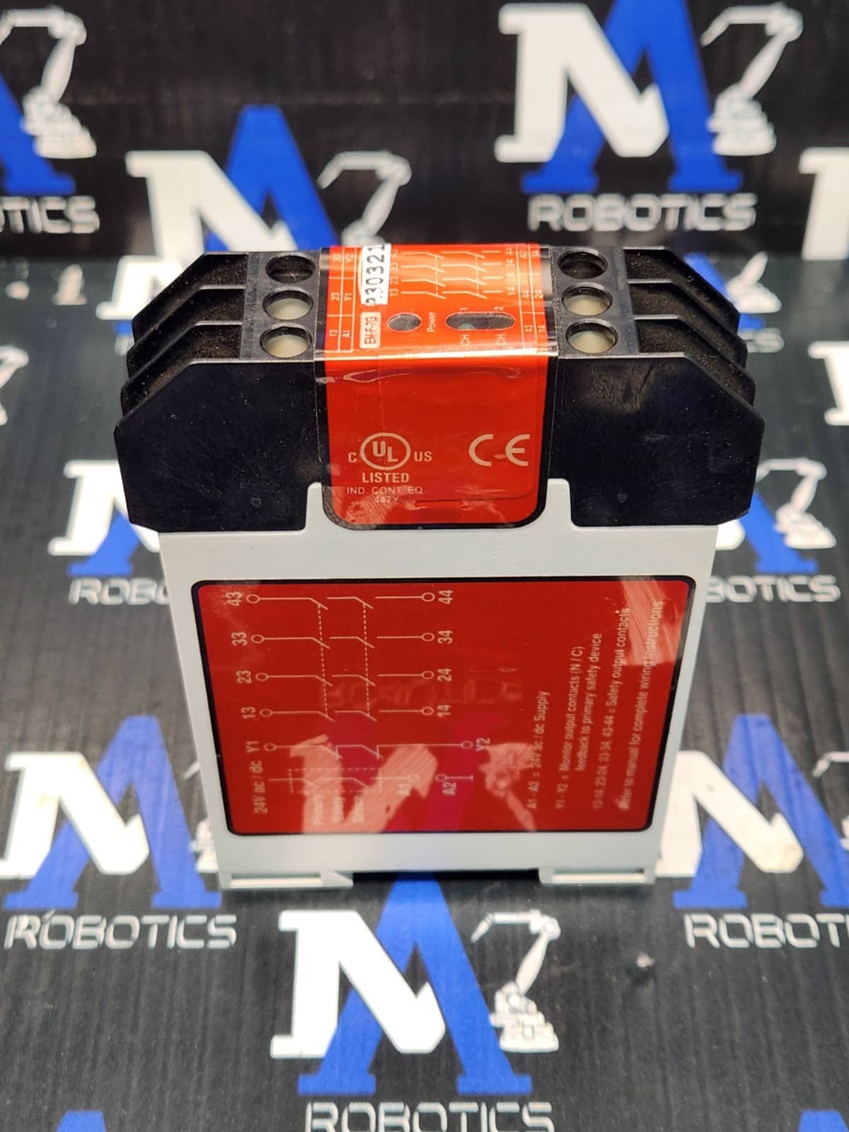 Banner EM-F-7G Safety Relay - Image 2