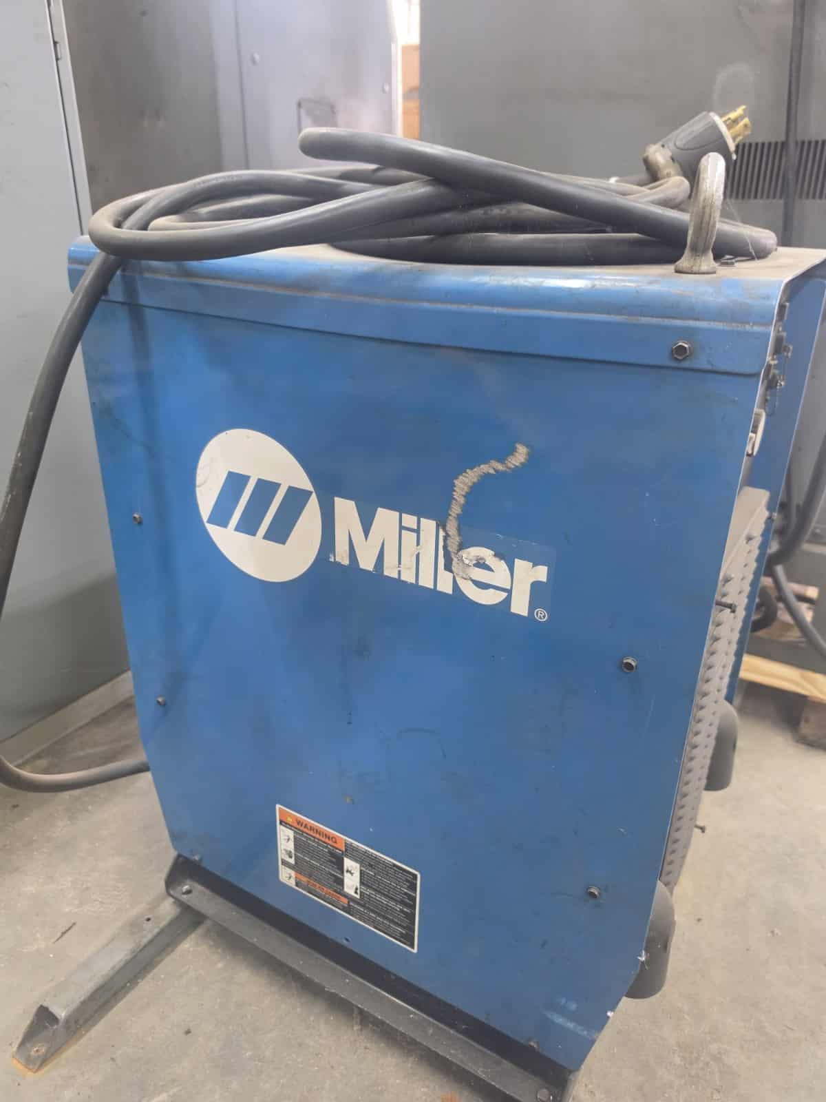 Miller Auto Axcess 450 Welder - Image 2