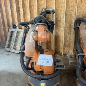 Lot #40 Kuka KR 240-2 2000